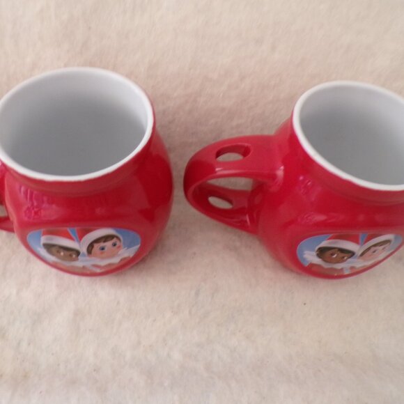 2 Elf On The Shelf Ceramic Red Mugs Christmas Hot Cocoa Coffee New - Picture 4 of 6
